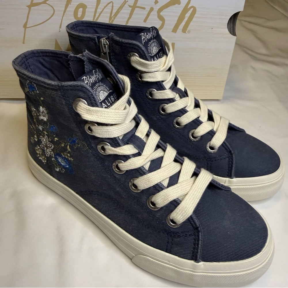 Blowfish Malibu Navy Embroidered HighTop Canvas Sneakers Zip Up Boho Cottagecore